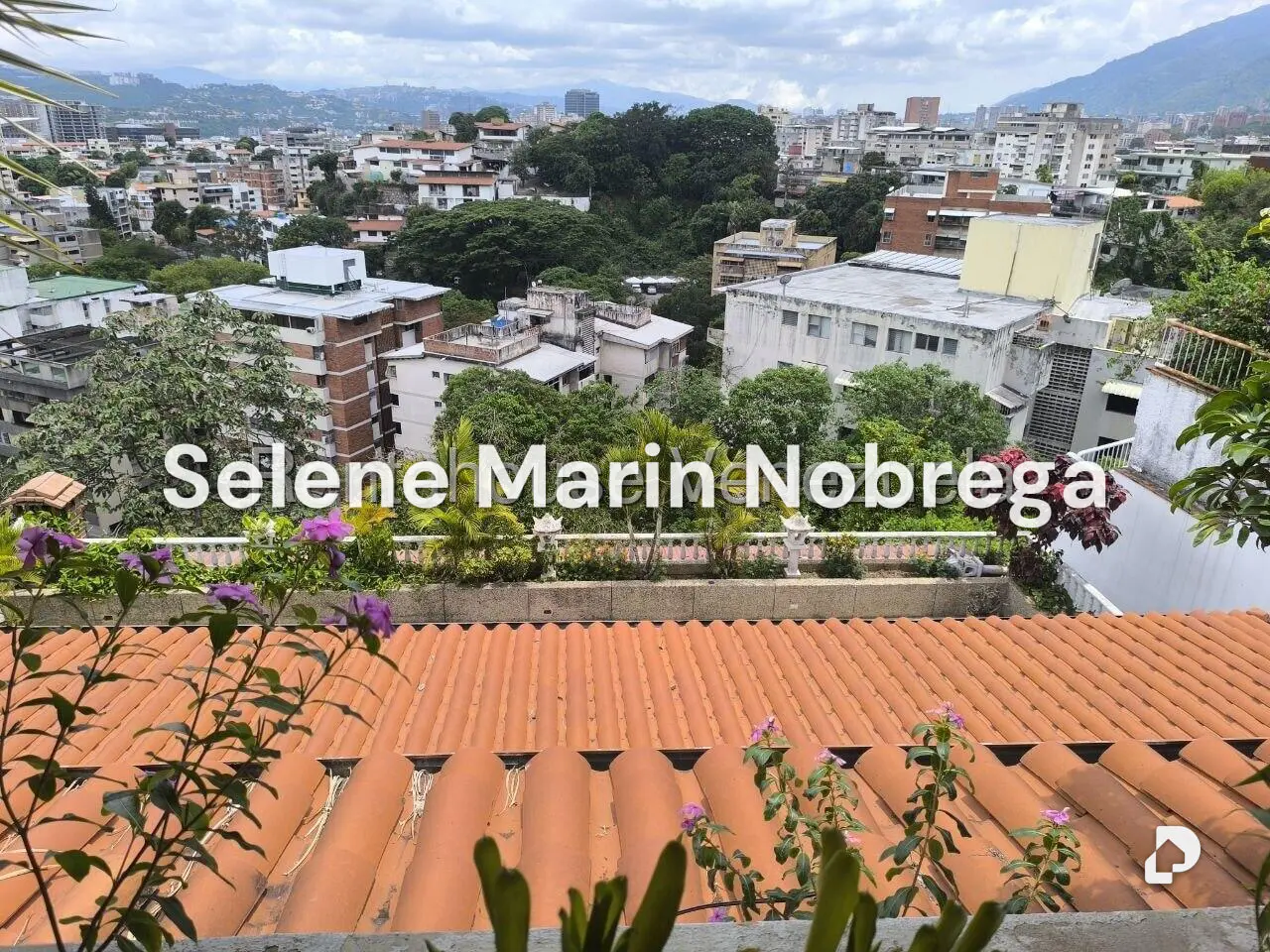 Casa en El Marqués, Caracas – 24