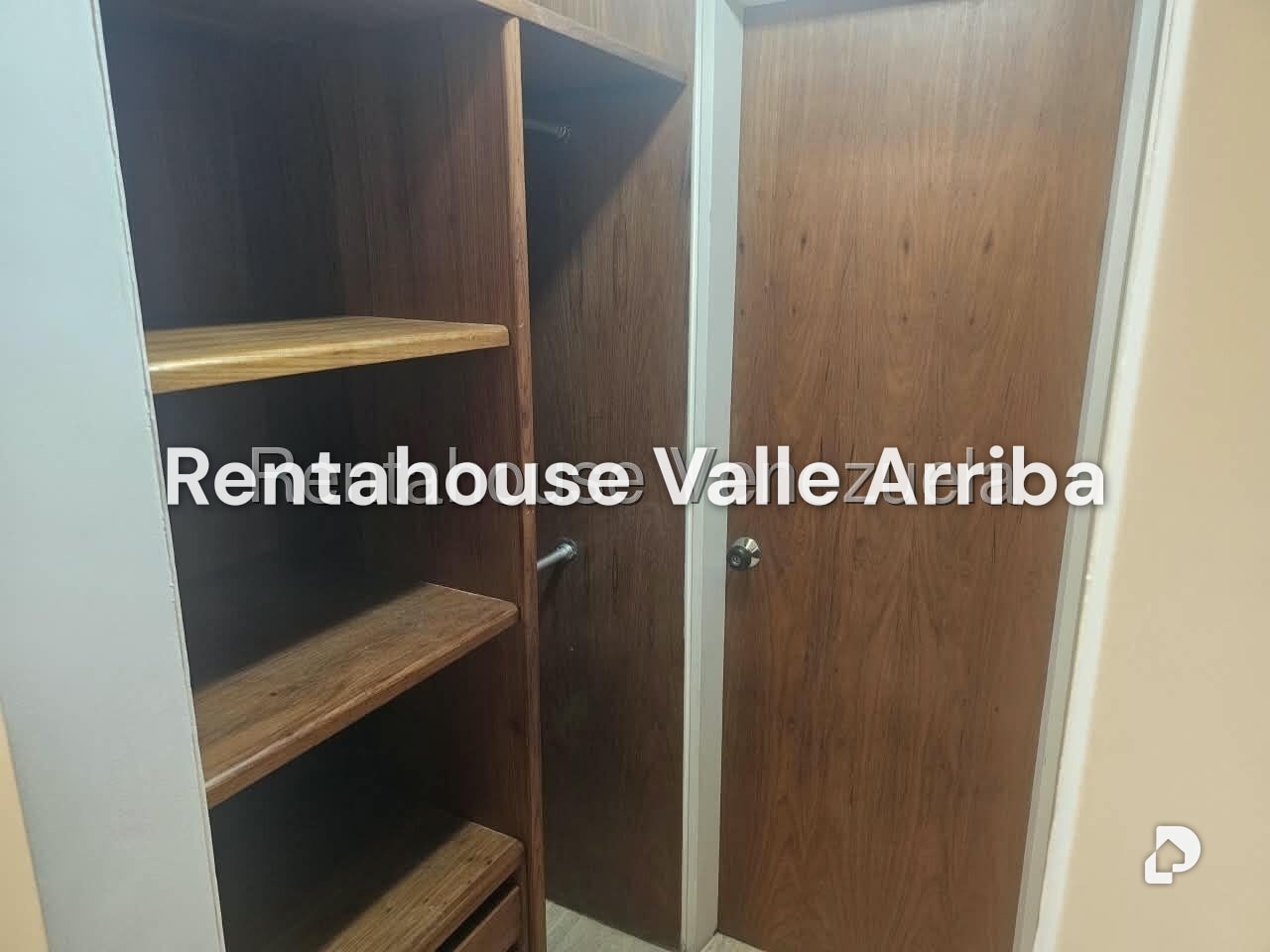 Apartamento en El Rosal, Caracas – 13