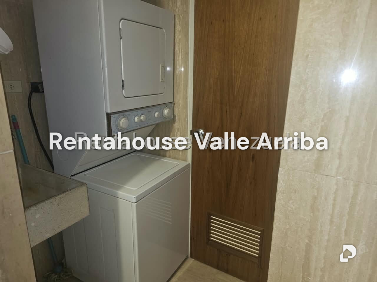 Apartamento en El Rosal, Caracas – 16