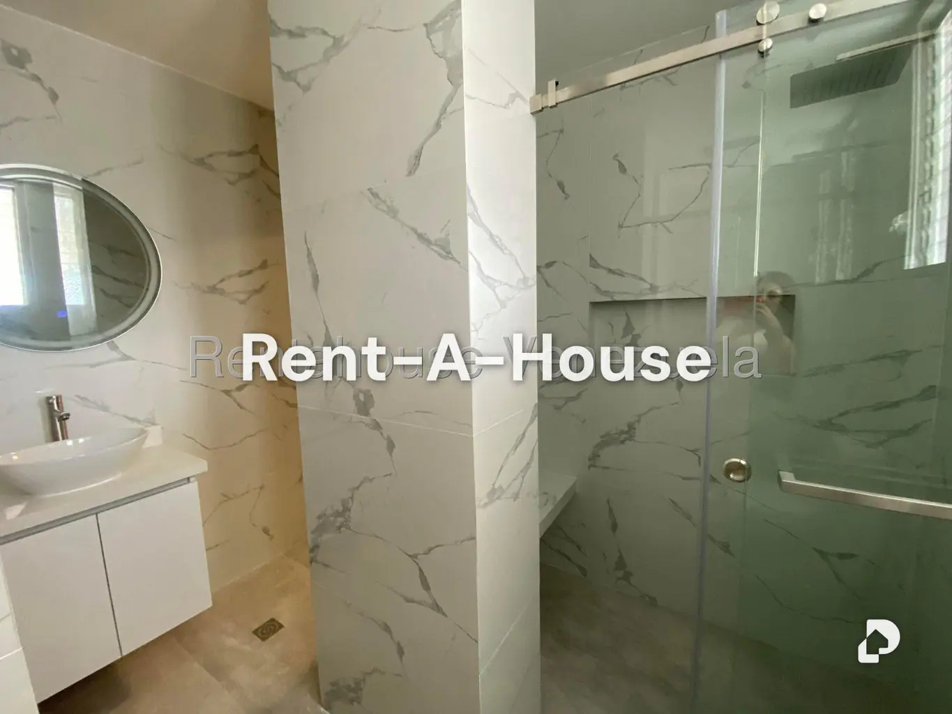 Apartamento en Santa Rosa de Lima, Caracas – 11