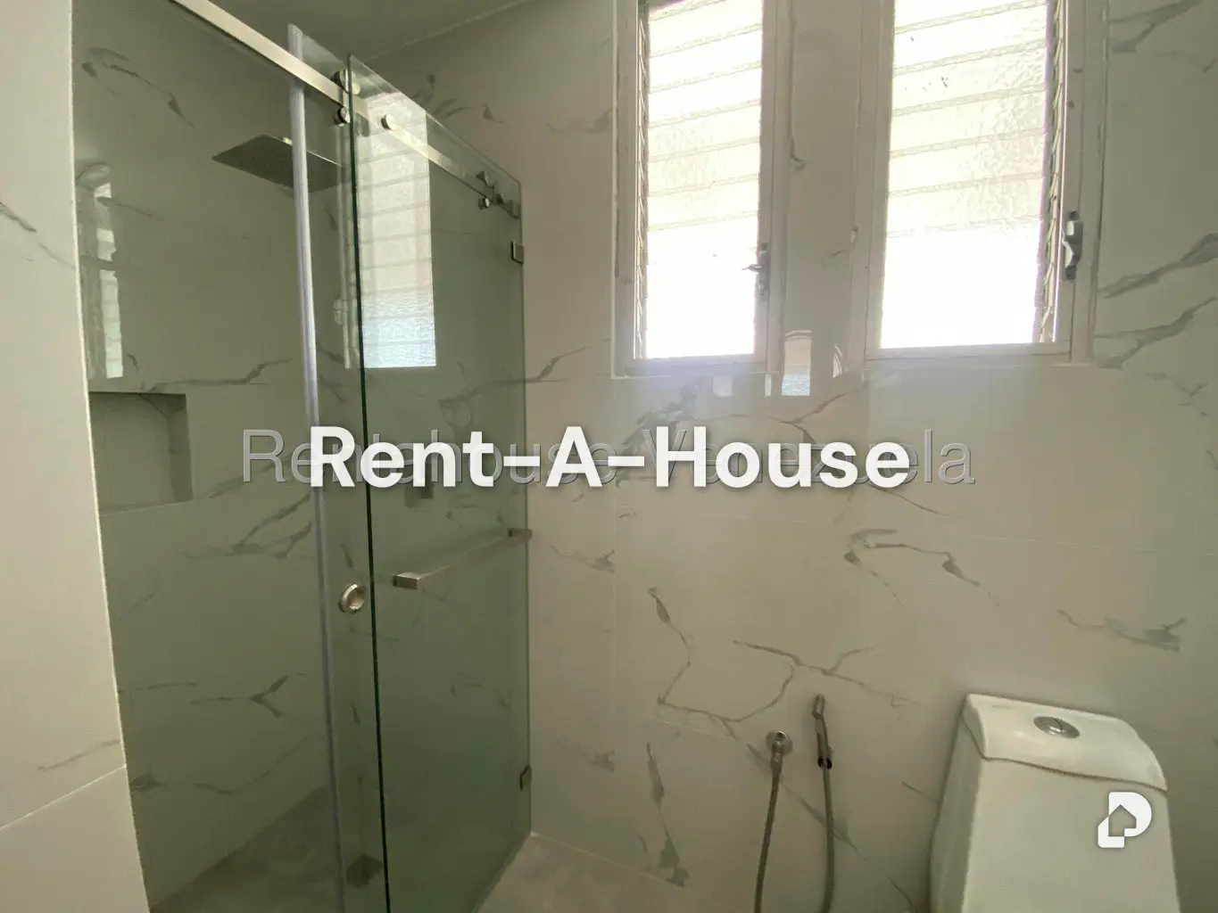 Apartamento en Santa Rosa de Lima, Caracas – 10