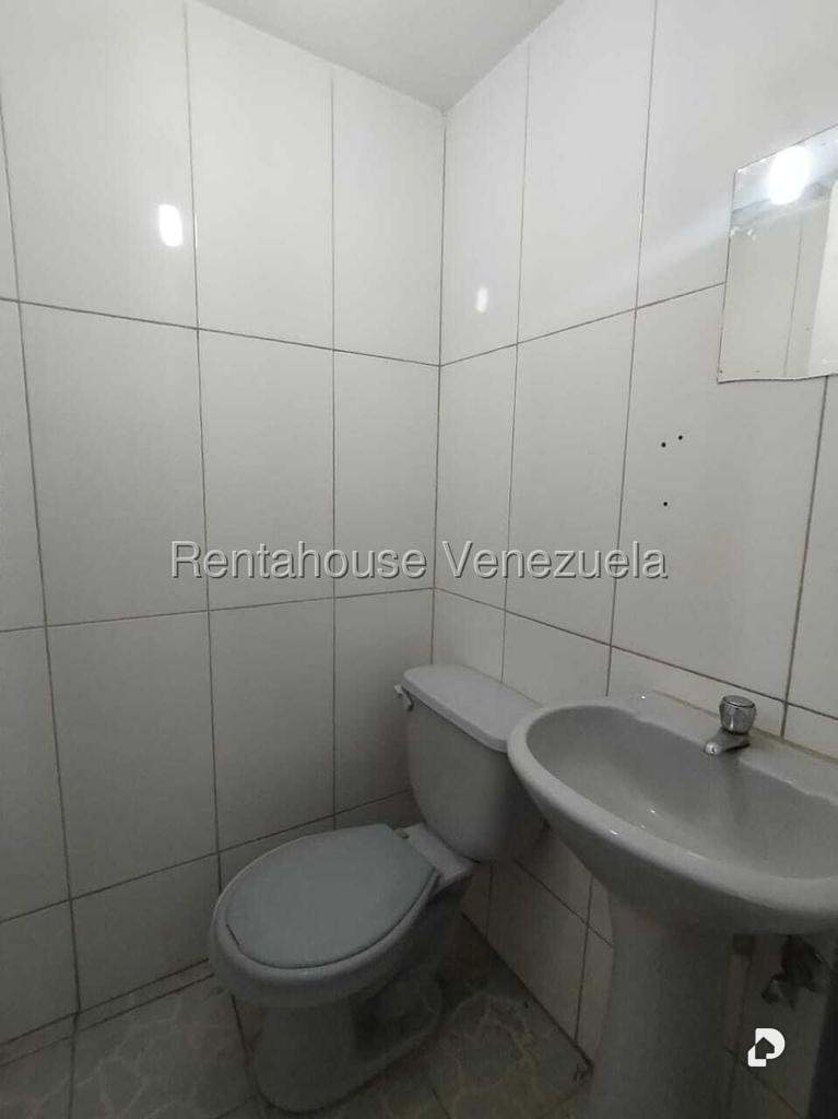 Local comercial en Parroquia La Candelaria, Caracas – 26