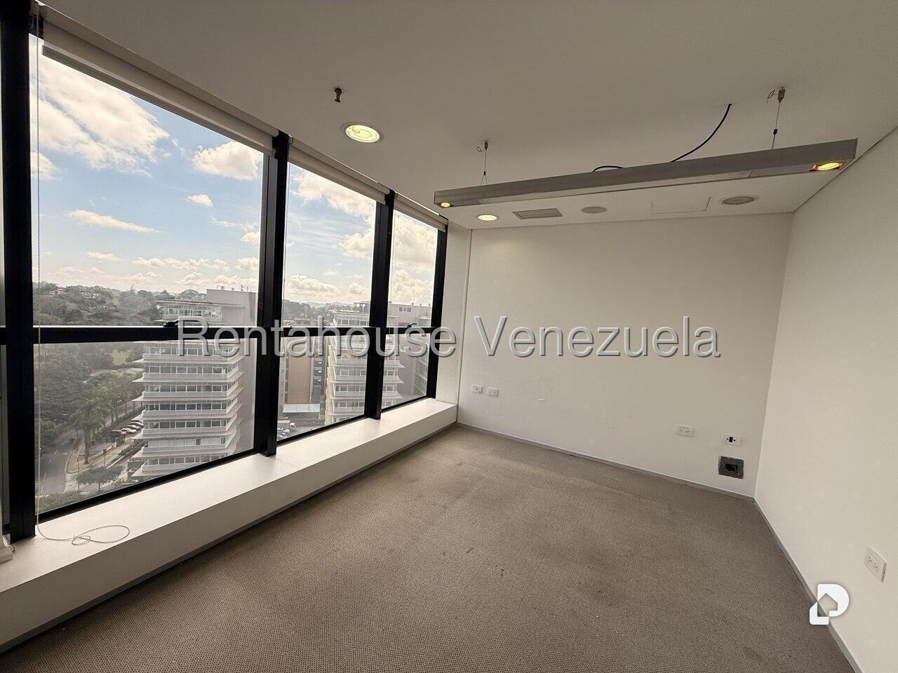 Local comercial en La Lagunita Country Club, Caracas – 20