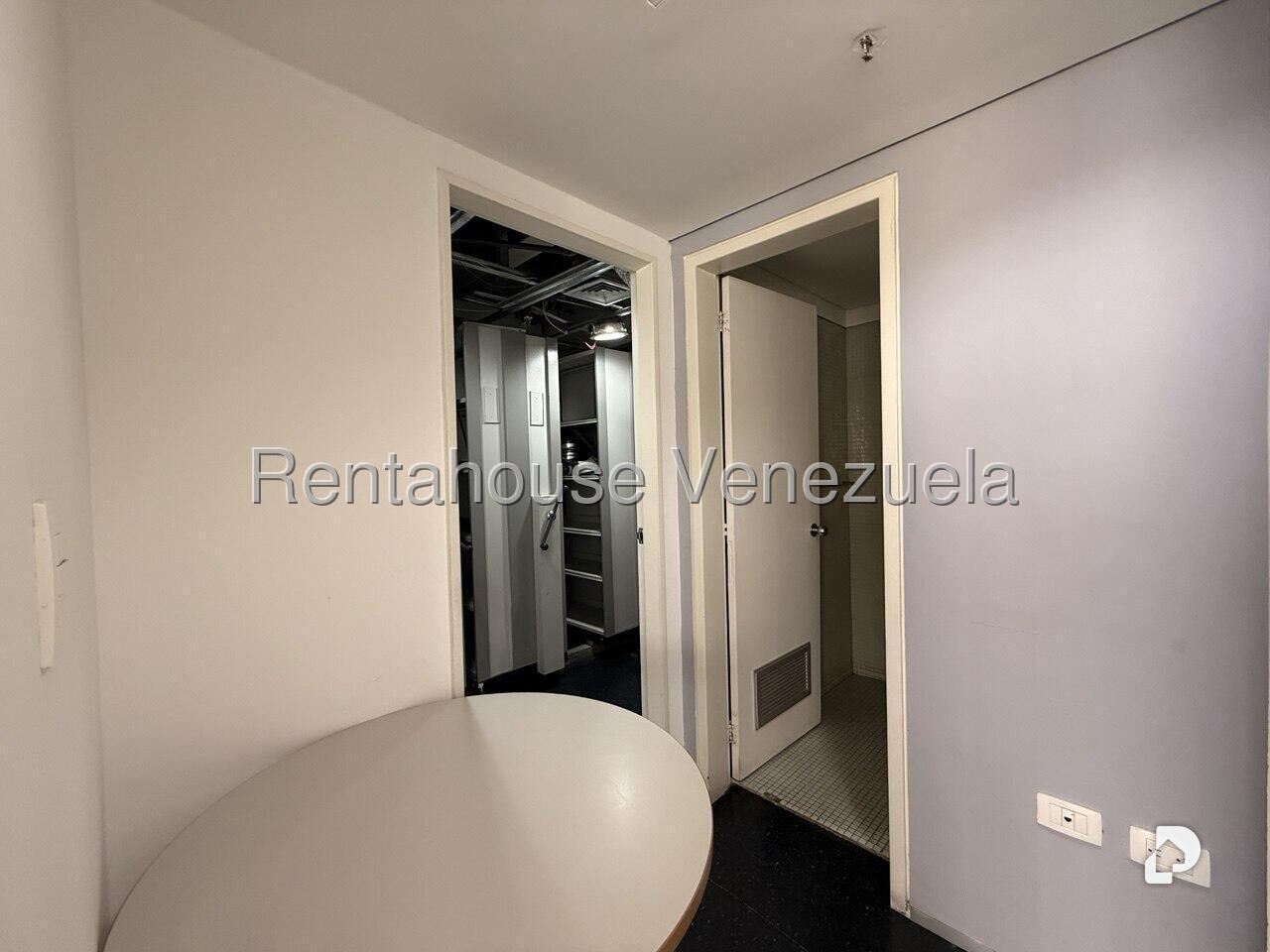 Local comercial en La Lagunita Country Club, Caracas – 22