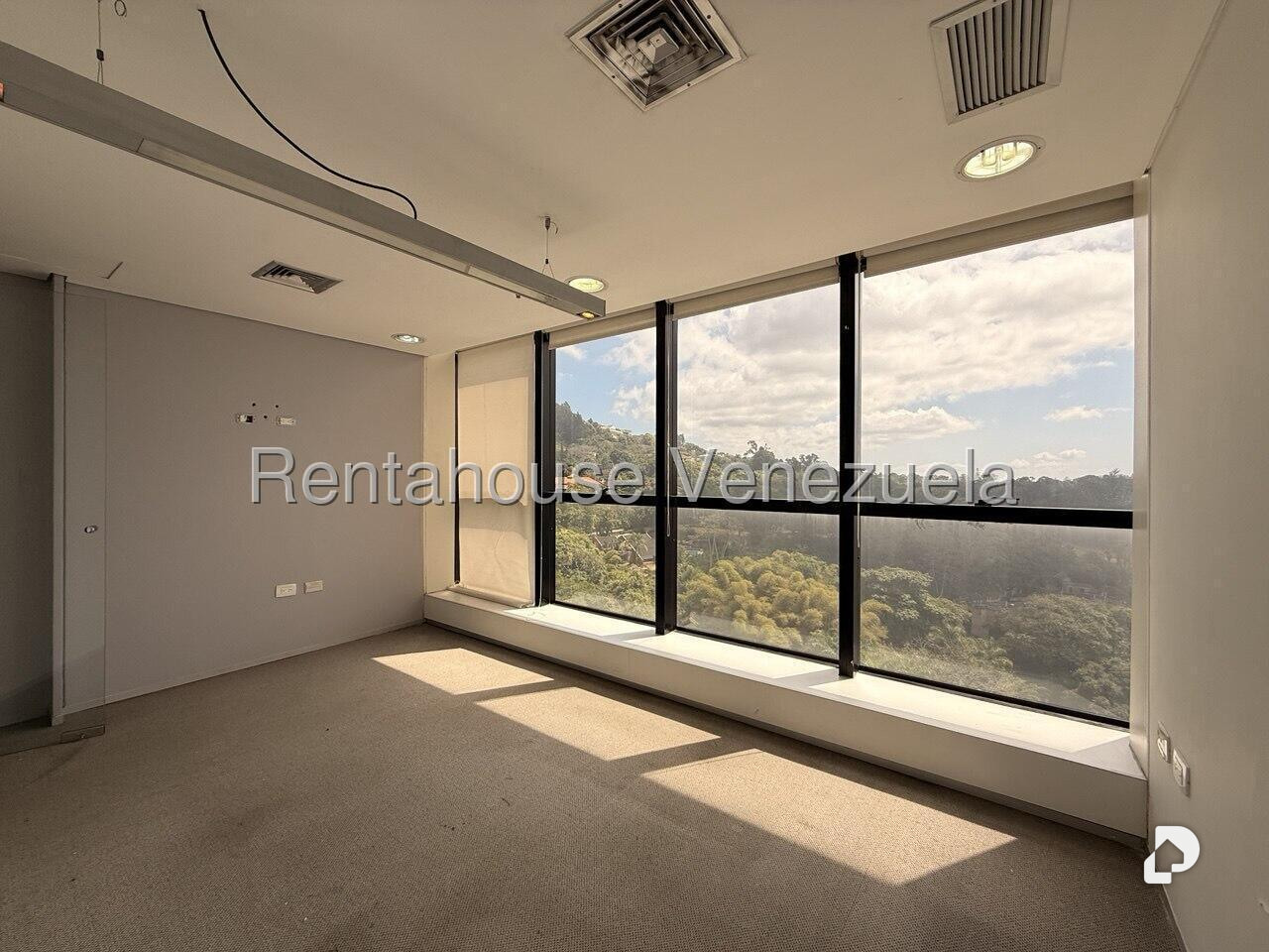 Local comercial en La Lagunita Country Club, Caracas – 17