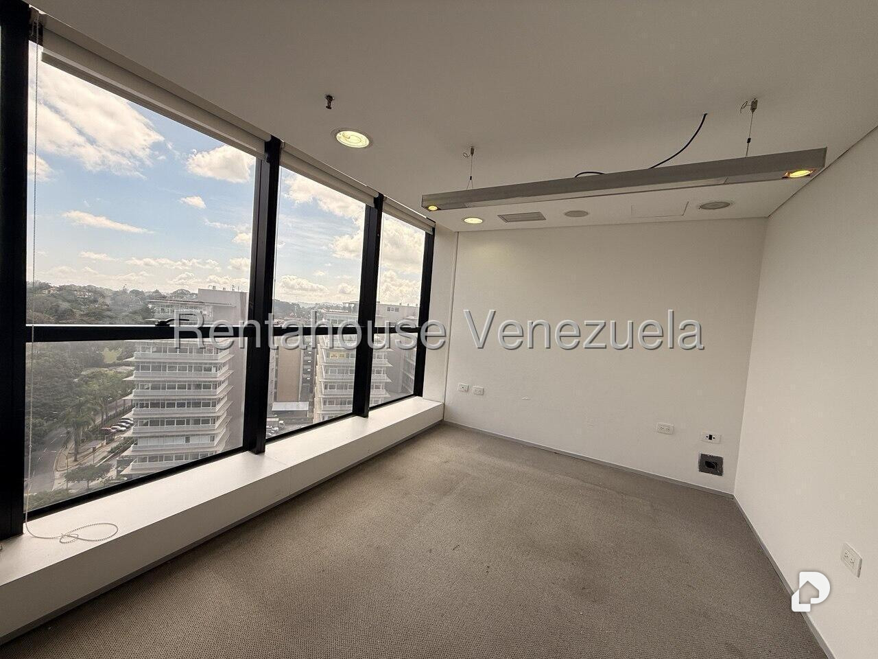 Local comercial en La Lagunita Country Club, Caracas – 21