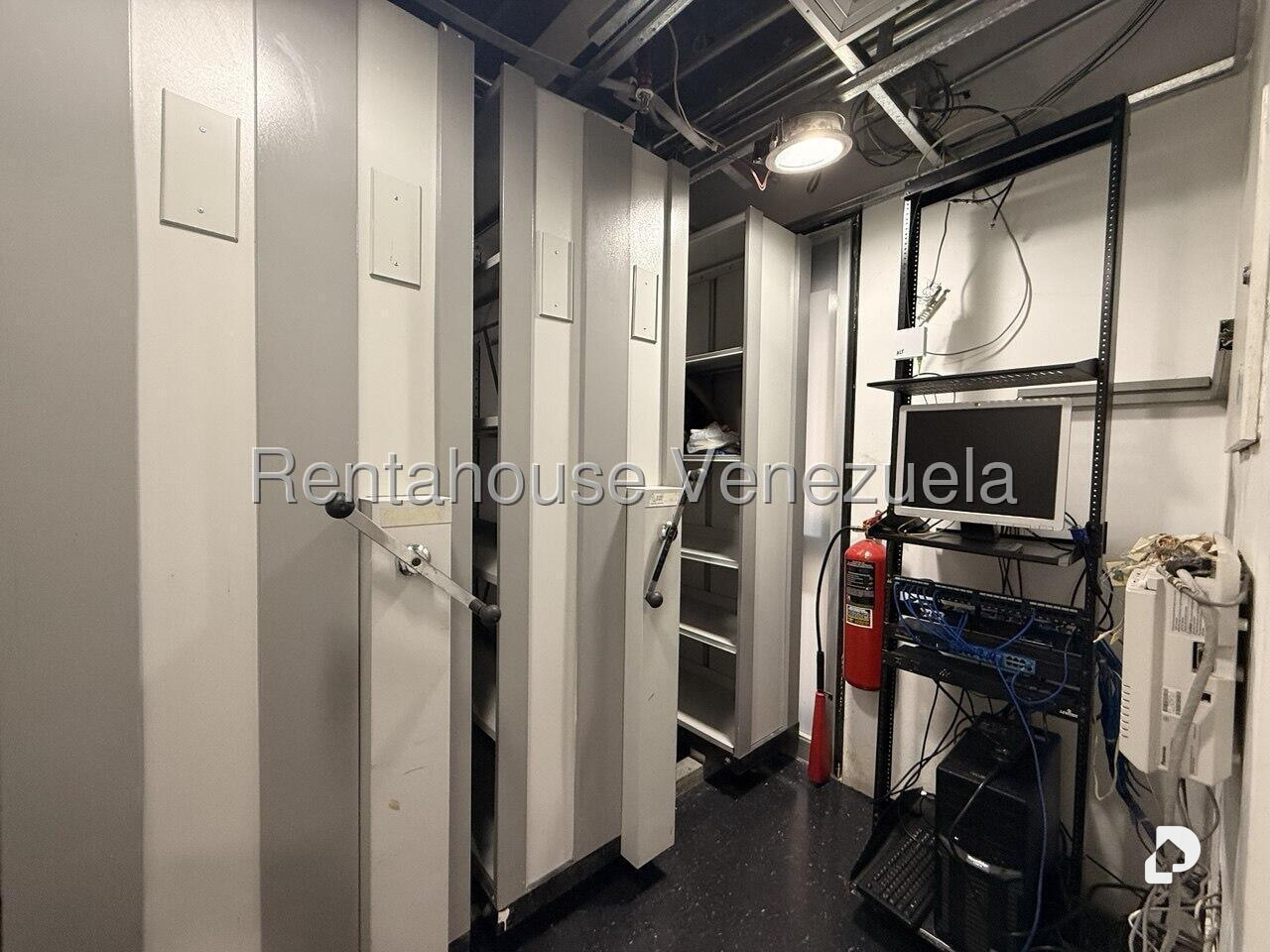 Local comercial en La Lagunita Country Club, Caracas – 26