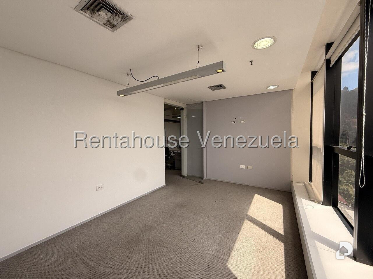 Local comercial en La Lagunita Country Club, Caracas – 18