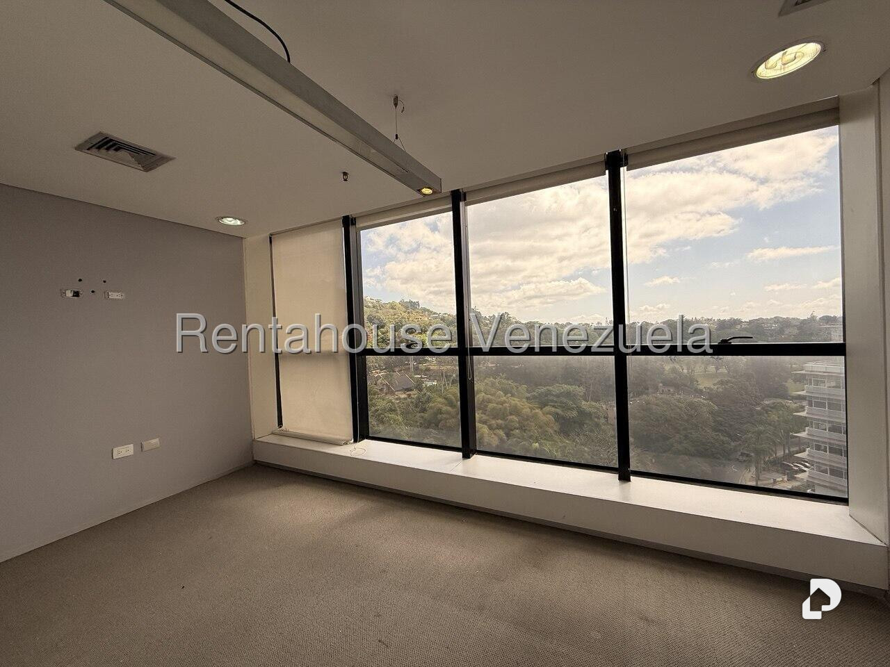 Local comercial en La Lagunita Country Club, Caracas – 19