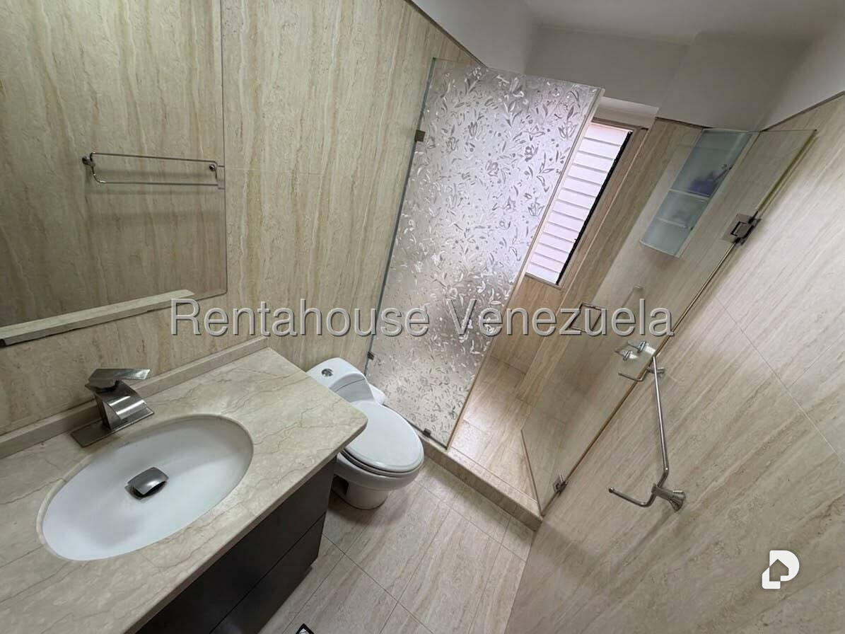 Apartamento en El Rosal, Caracas – 12