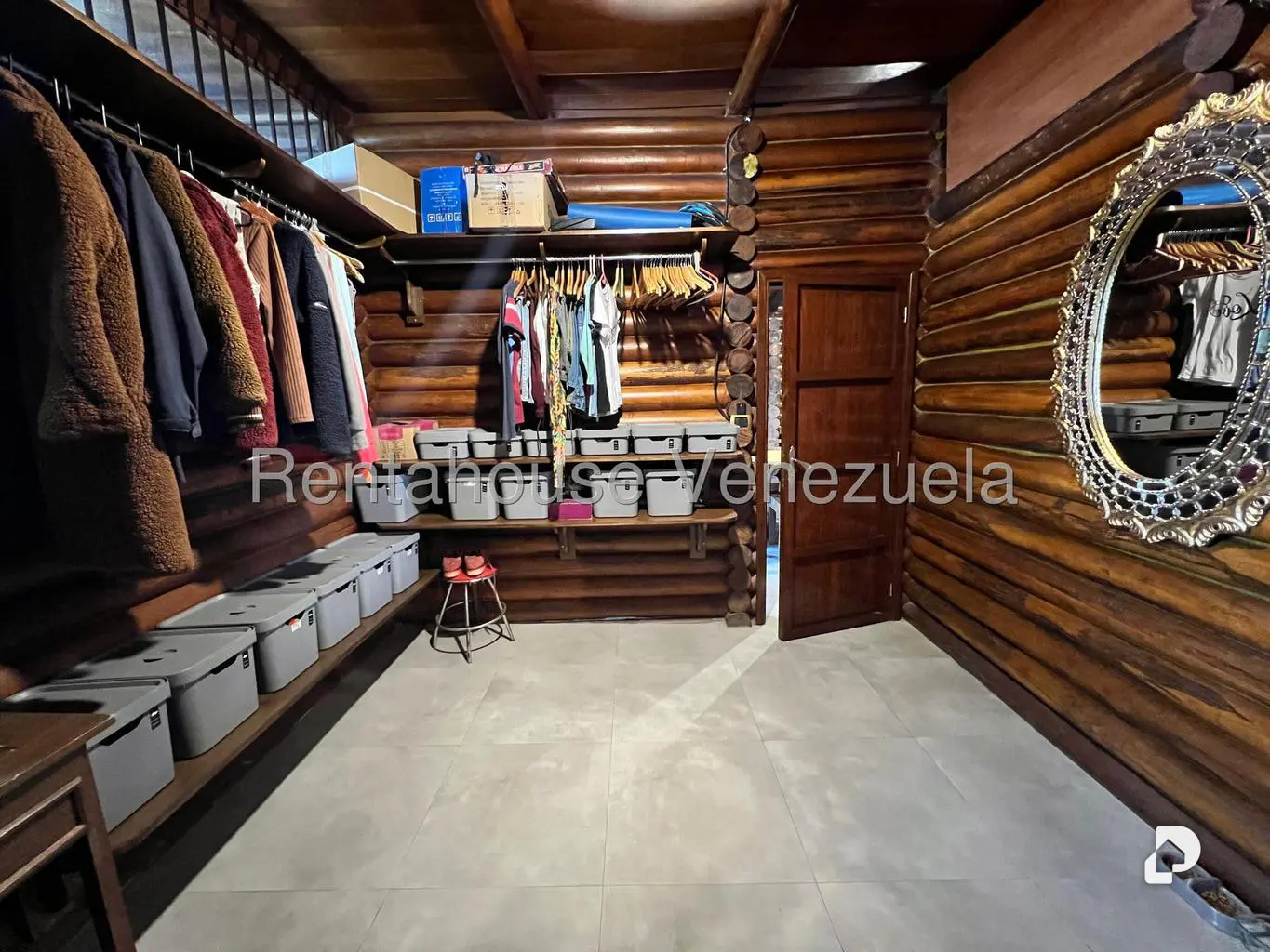 Casa en El Junko, Caracas – 13