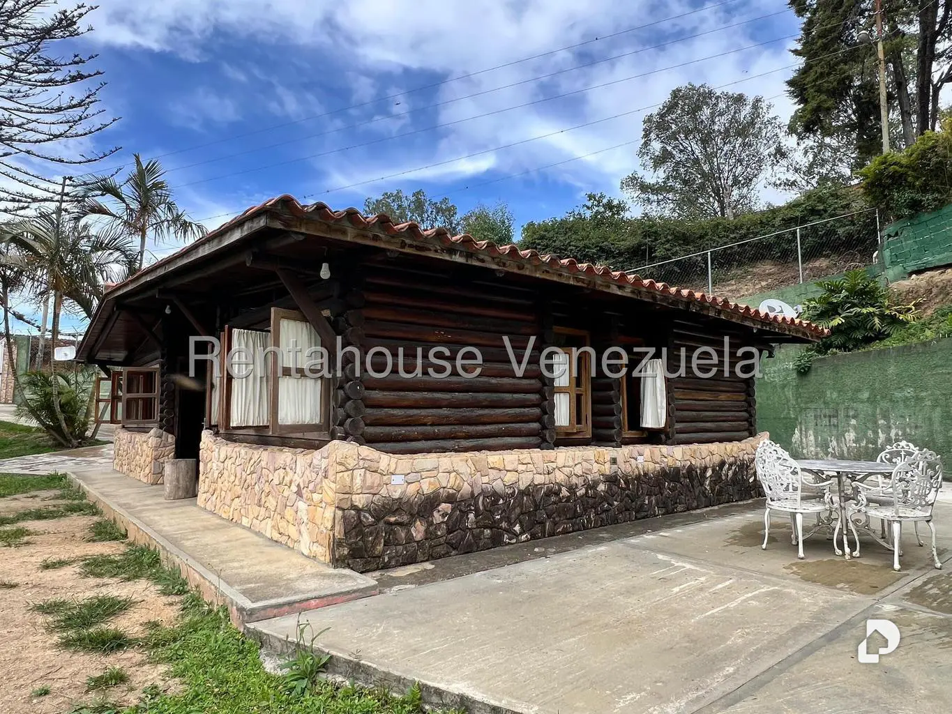 Casa en El Junko, Caracas – 26