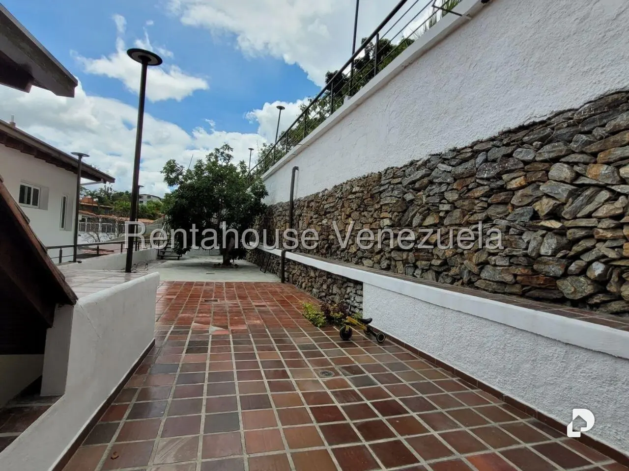 Casa en Cumbres de Curumo, Caracas – 26