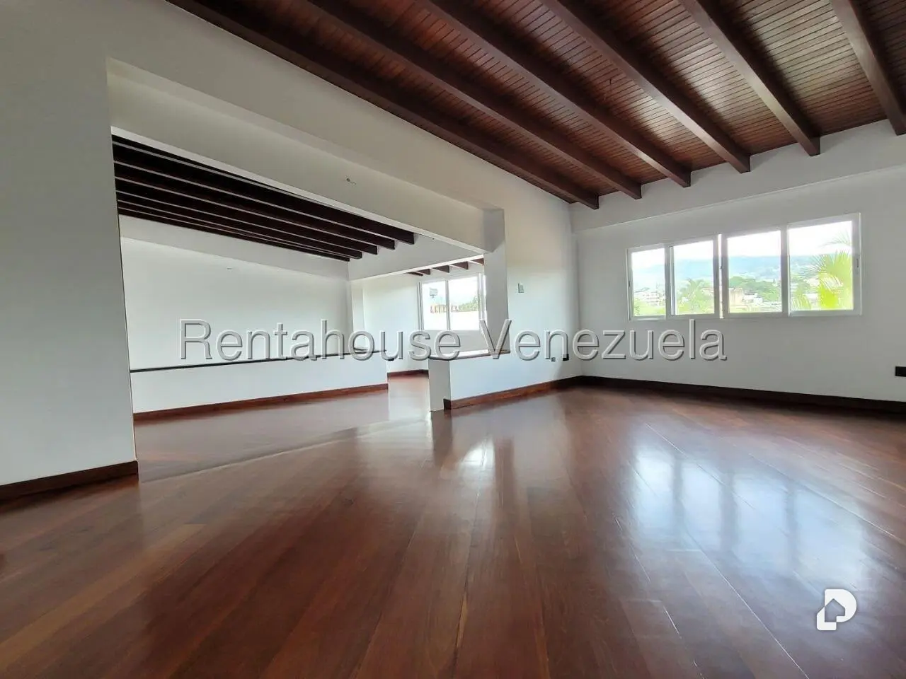 Casa en Cumbres de Curumo, Caracas – 19