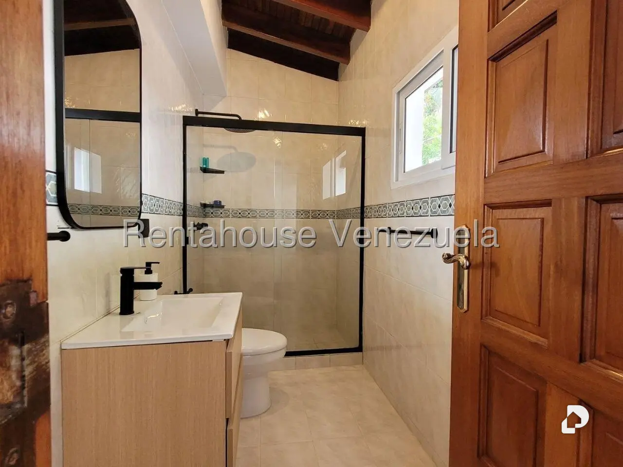 Casa en Cumbres de Curumo, Caracas – 16