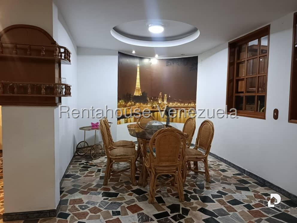 Casa en Colinas de Vista Alegre, Caracas – 11
