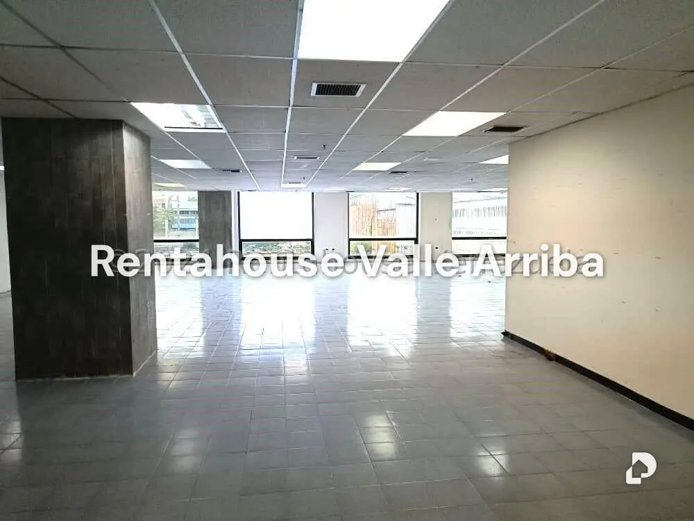 Oficina en La Urbina, Caracas – 3
