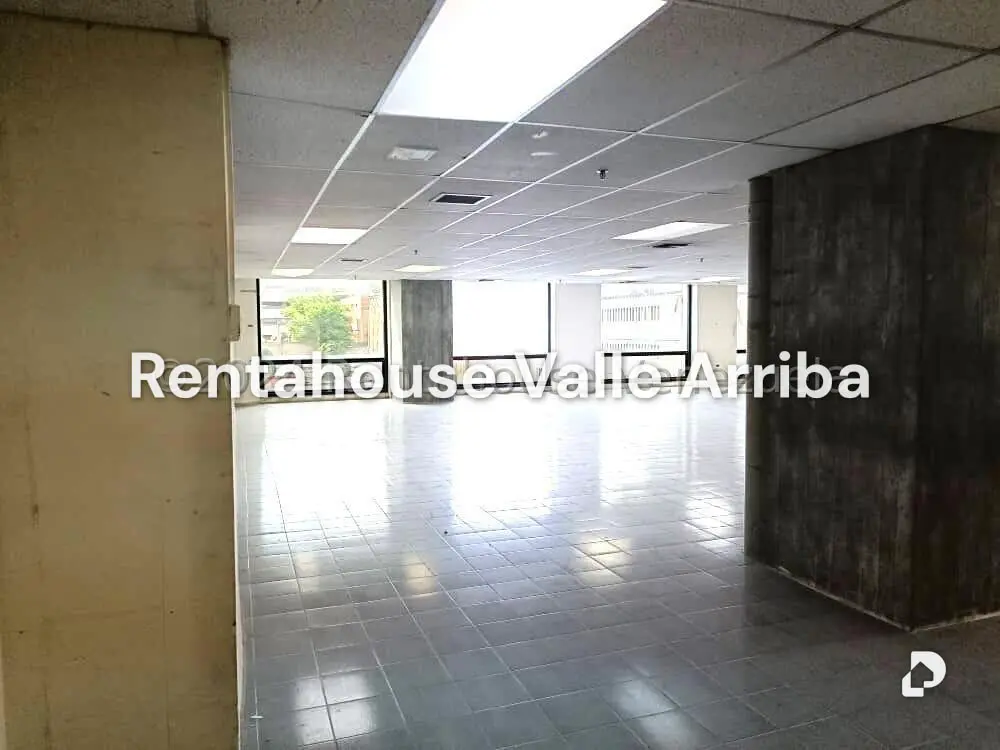 Oficina en La Urbina, Caracas – 12