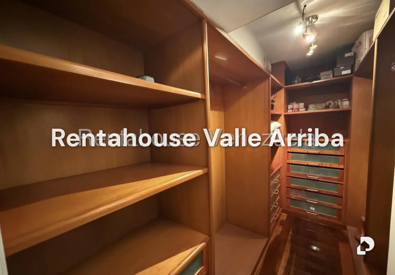 Apartamento en Lomas de La Lagunita, Caracas – 19
