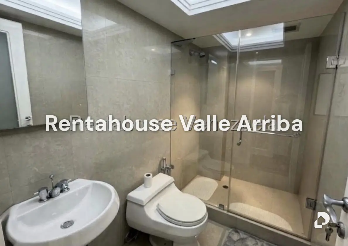 Apartamento en Lomas de La Lagunita, Caracas – 23