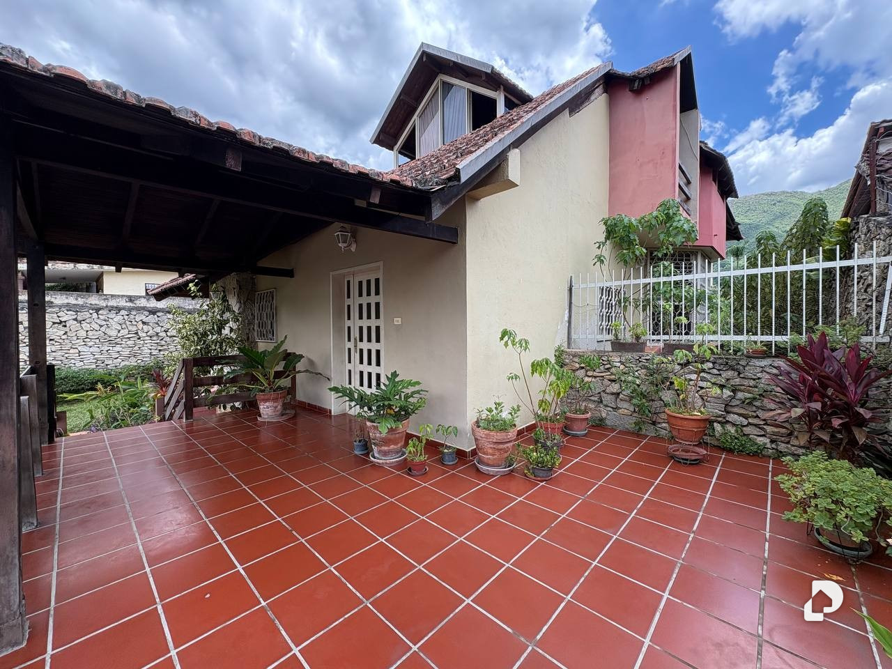 Casa en Urbanización El Castaño, Maracay – 2