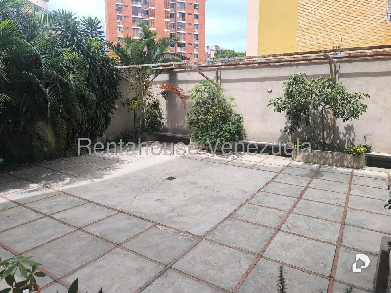 Apartamento en La Florida, Caracas – 30
