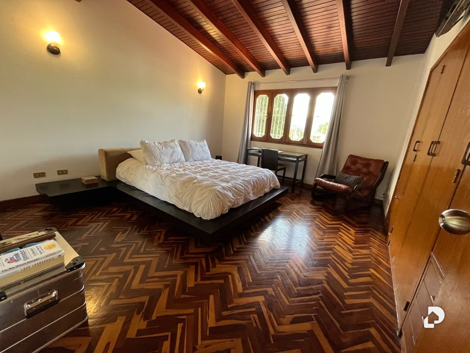 Casa en Lomas de La Lagunita, Caracas – 24