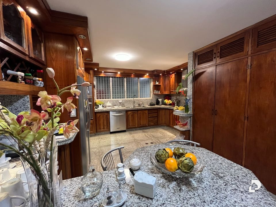Casa en Lomas de La Lagunita, Caracas – 13
