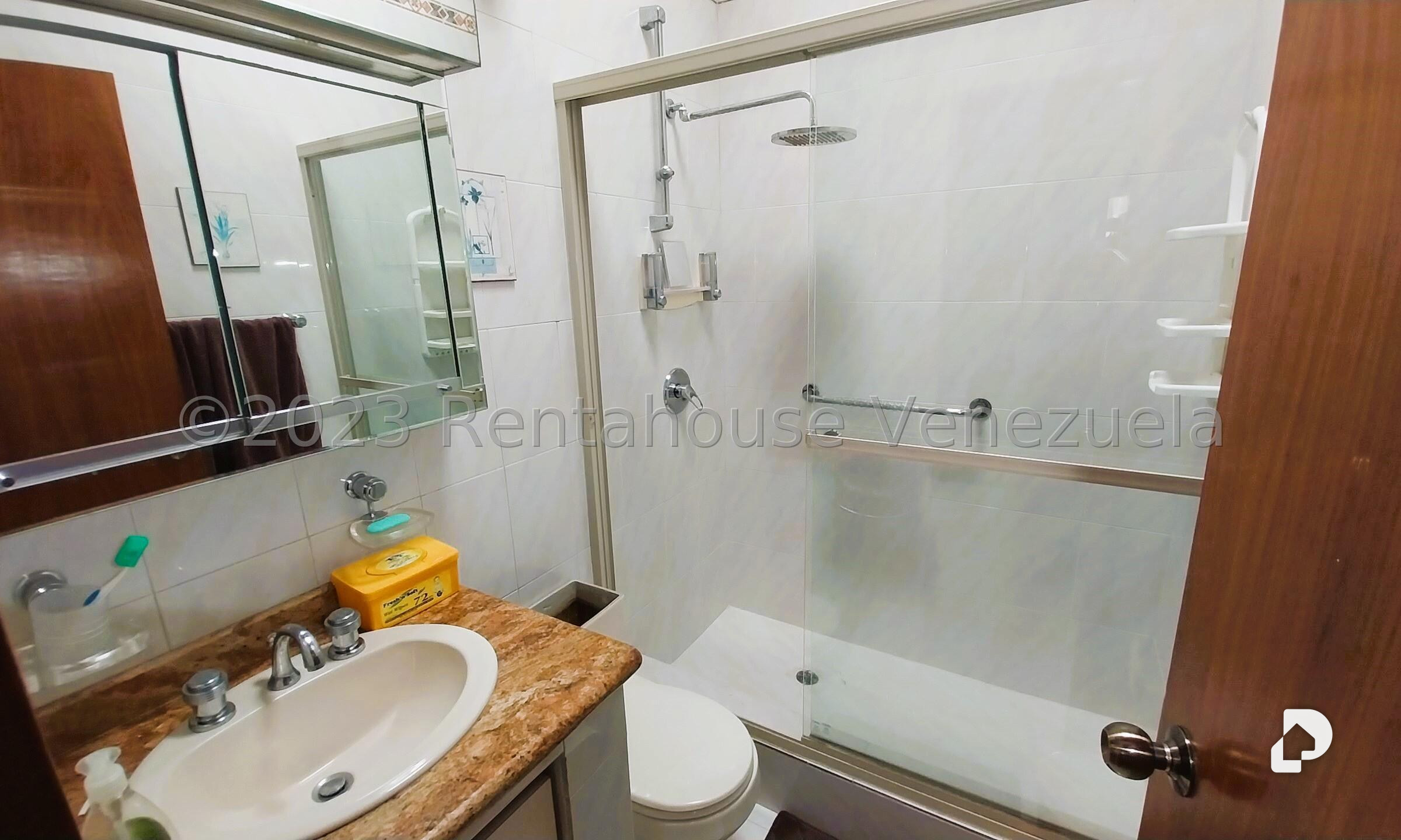 Casa en Alto Prado, Caracas – 22