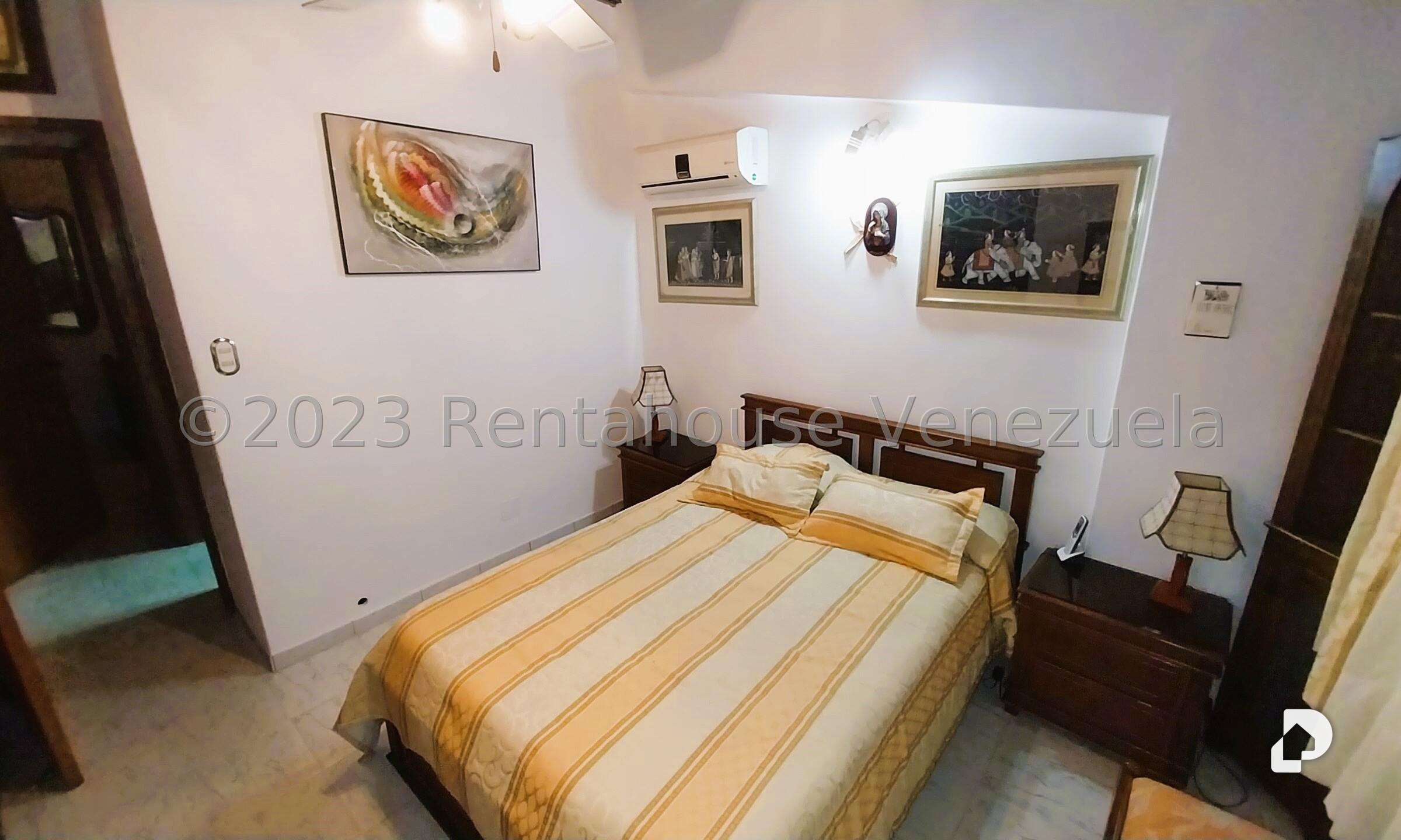 Casa en Alto Prado, Caracas – 24
