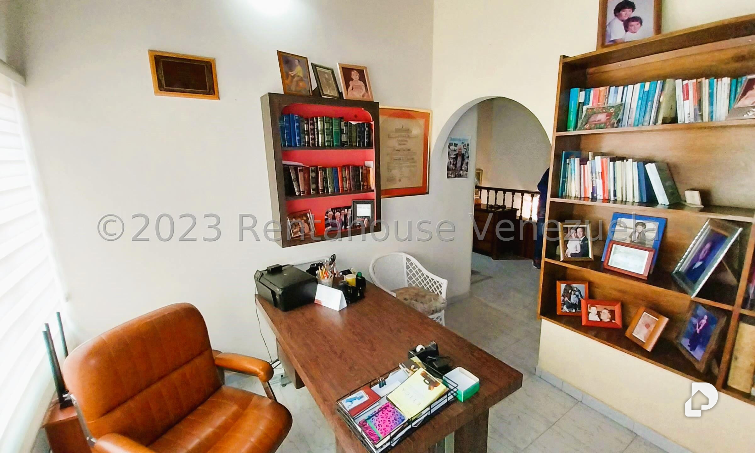 Casa en Alto Prado, Caracas – 19