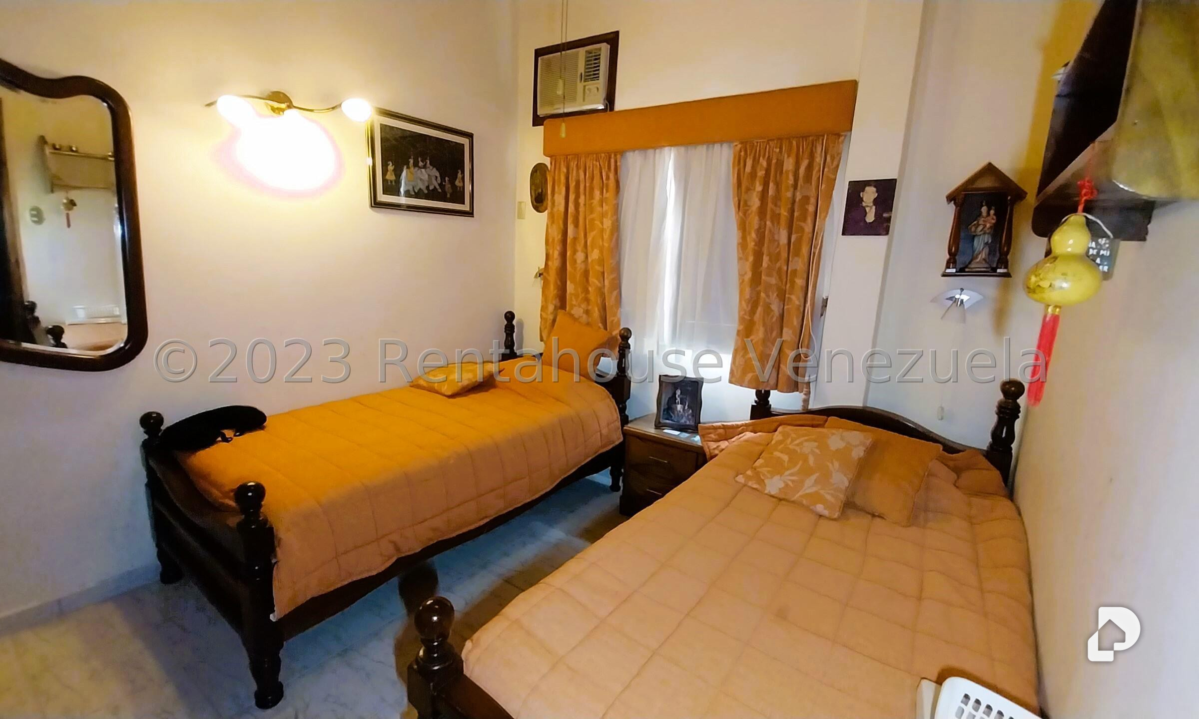 Casa en Alto Prado, Caracas – 26