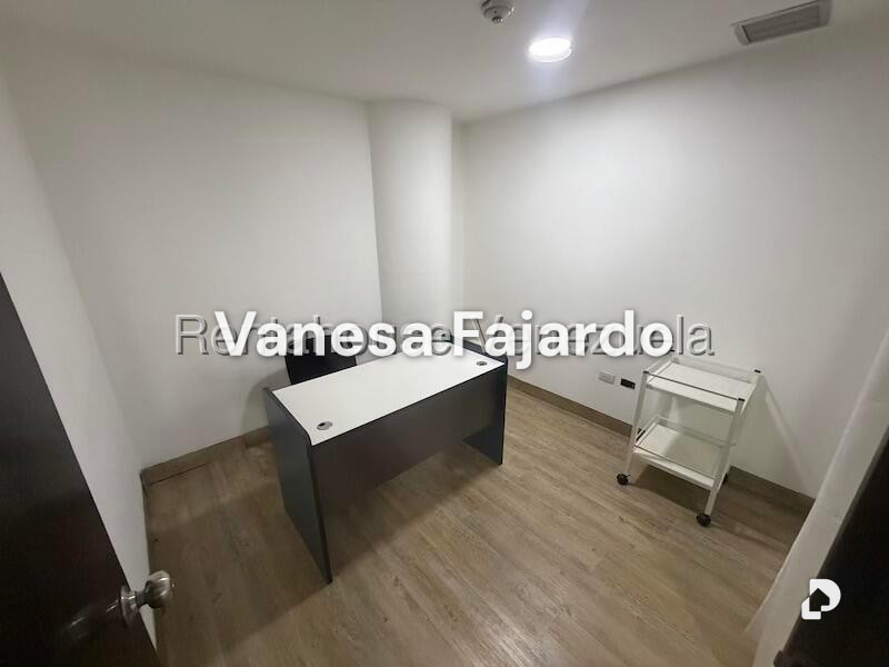 Oficina en El Recreo, Caracas – 13