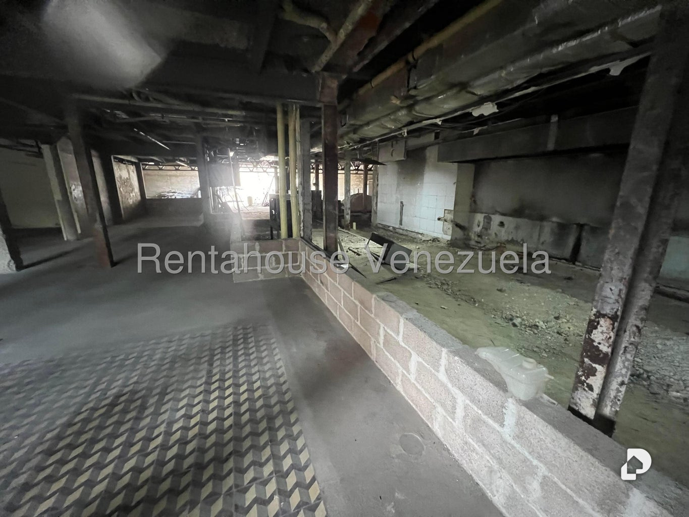 Terreno en La Castellana, Caracas – 27