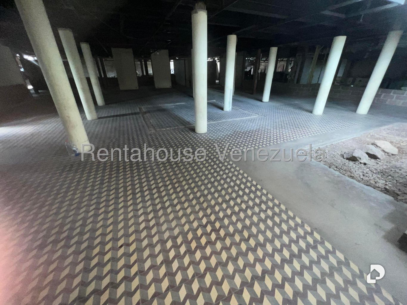 Terreno en La Castellana, Caracas – 25