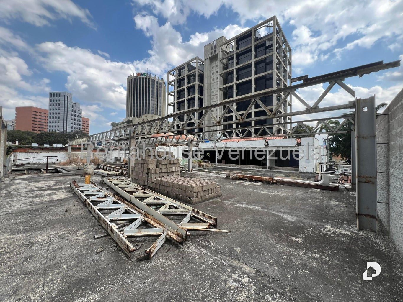 Terreno en La Castellana, Caracas – 16