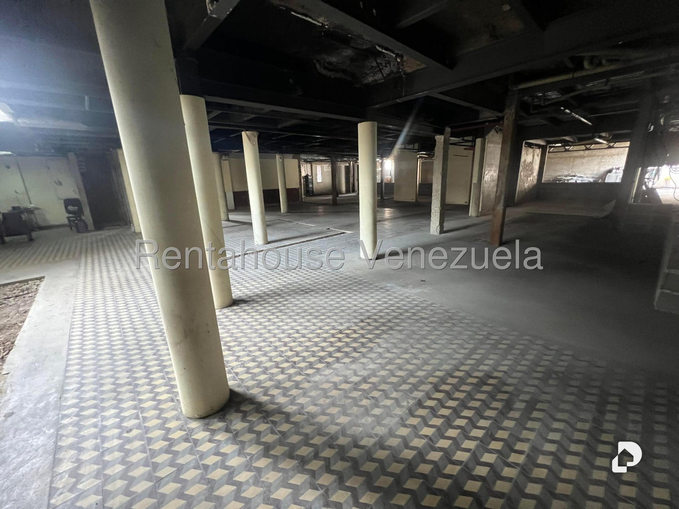 Terreno en La Castellana, Caracas – 28