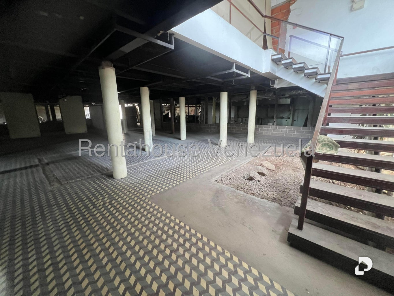 Terreno en La Castellana, Caracas – 26