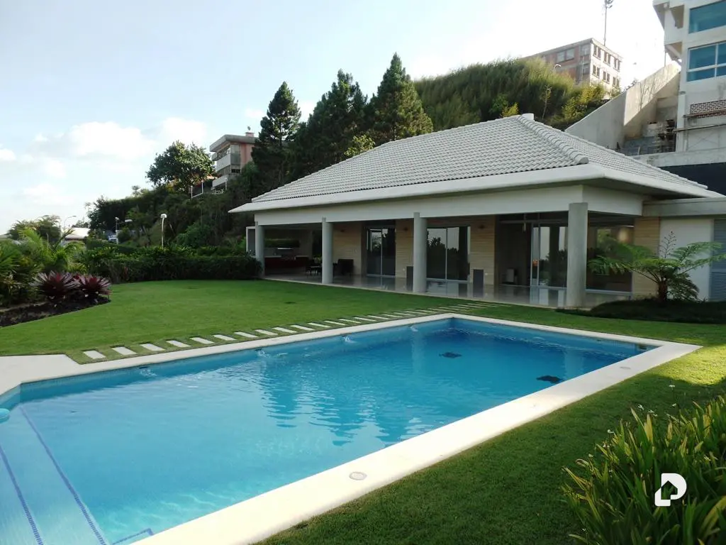 Casa en La Lagunita Country Club, Caracas