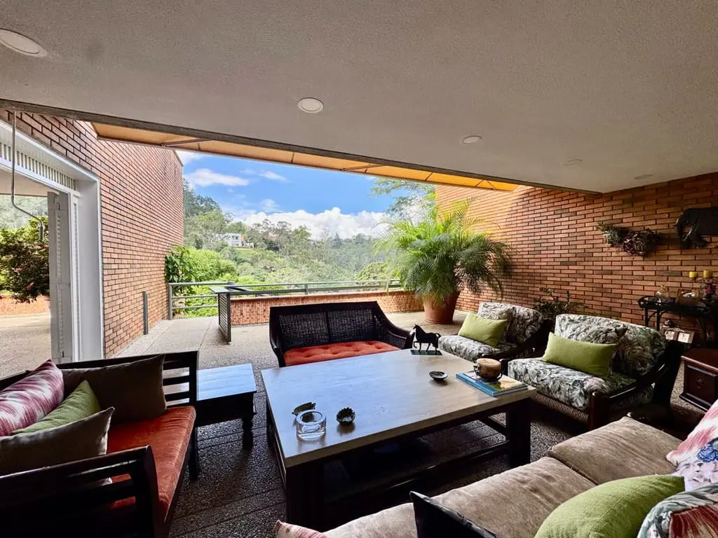 Apartment in La Lagunita, Caracas - 1