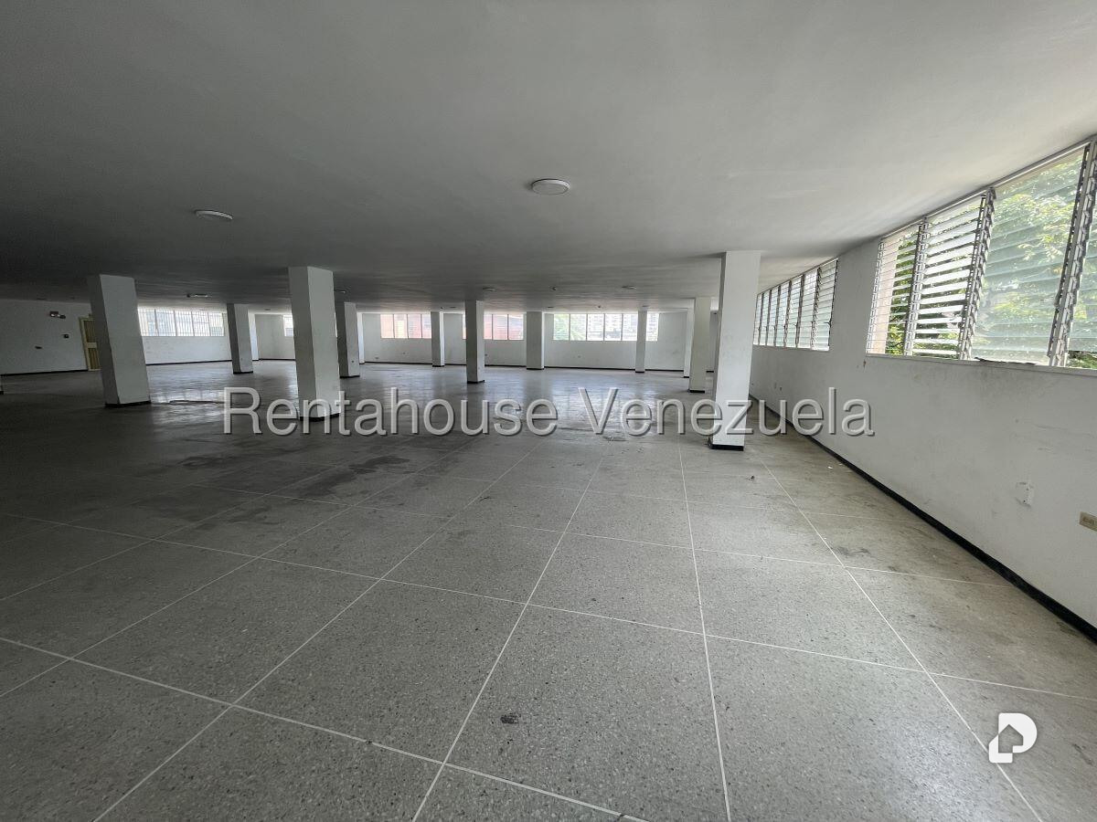 Local comercial en La Urbina, Caracas – 7