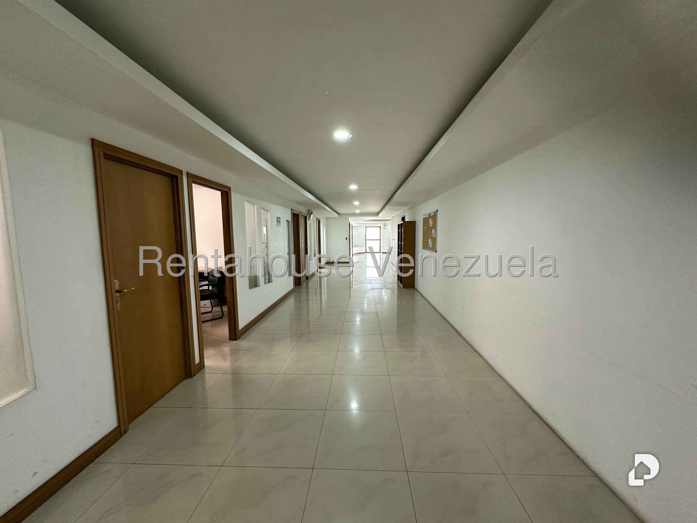 Edificio en La Trinidad, Caracas