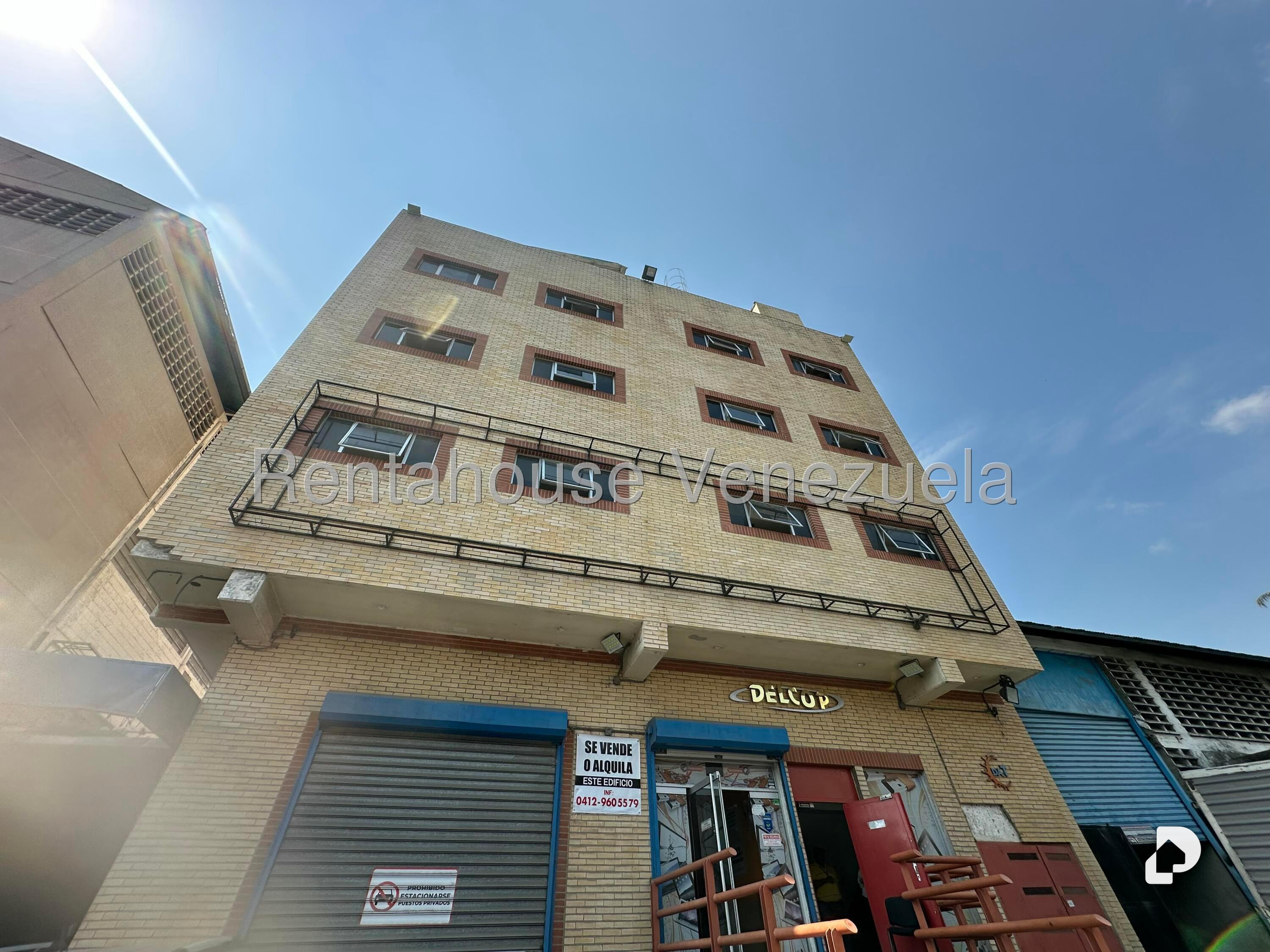 Edificio en La Trinidad, Caracas