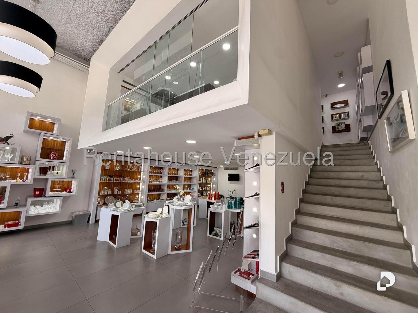 Local comercial en Las Mercedes, Caracas – 30
