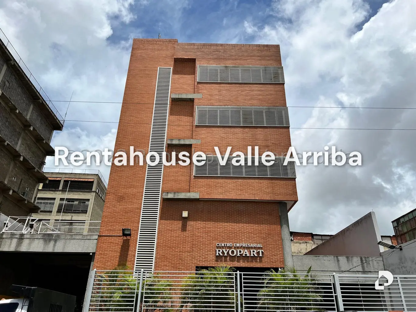 Edificio en Prado de María, Caracas – 1