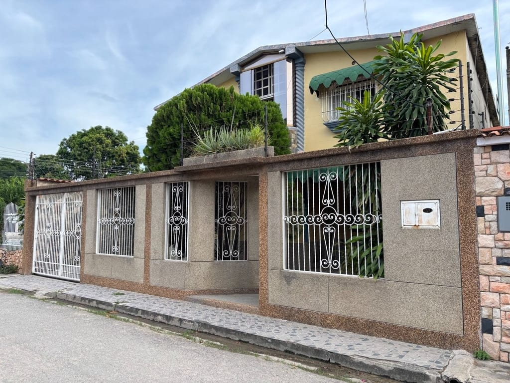 Casa en Urbanizacion Caprotana, Maracay - 1
