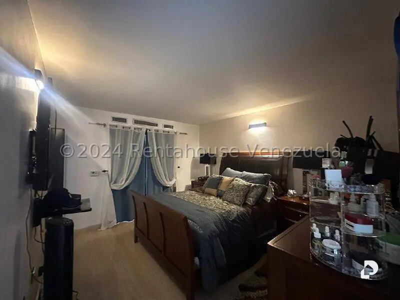 Apartamento en Colinas de La Tahona, Caracas – 15