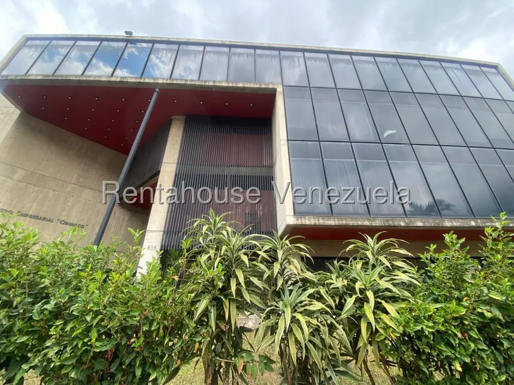 Office in La Urbina, Caracas - 1