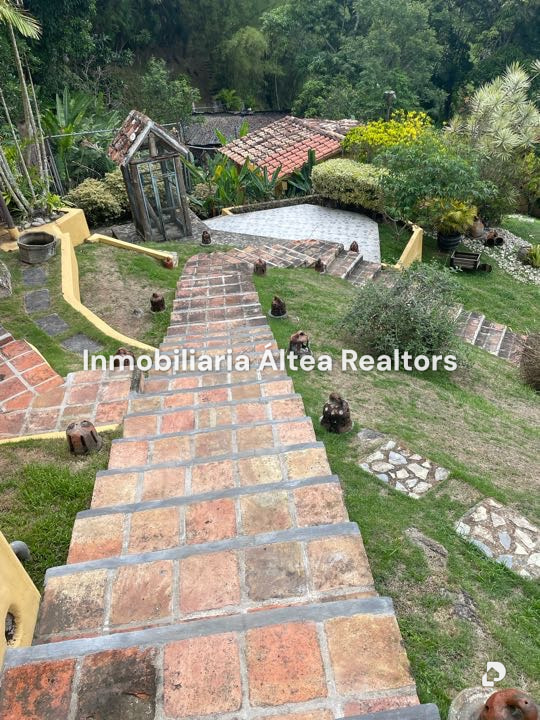 Casa en Oripoto, Caracas – 27
