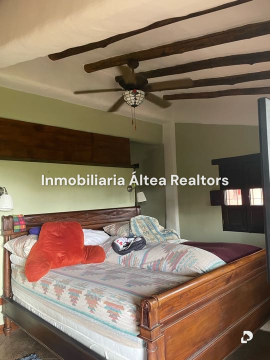 Casa en Oripoto, Caracas – 15